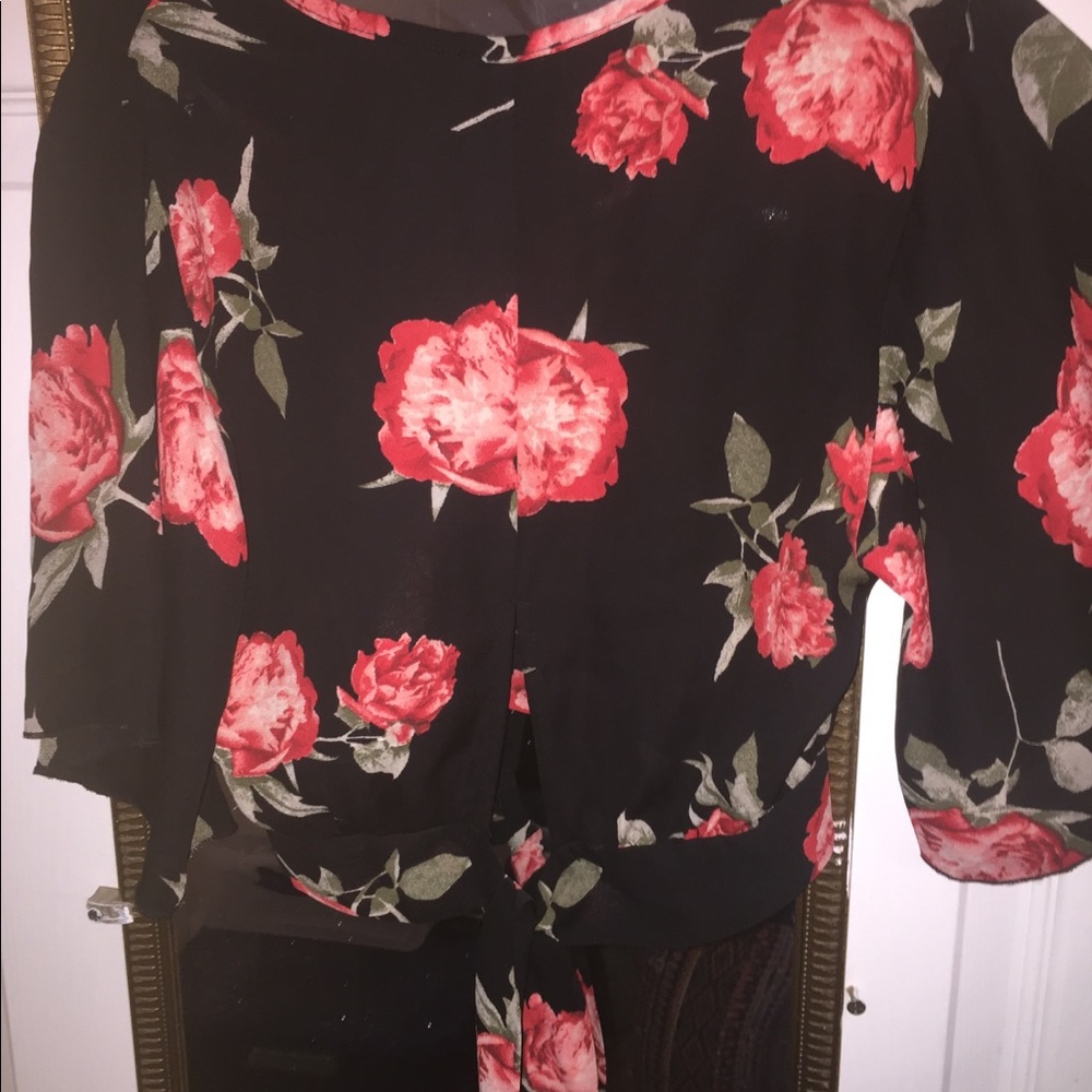 Flowered Crop Top - Picture 4 of 4